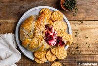 Cranberry and Brie Puff Pastry Tart: Festive Appetizer Recipe