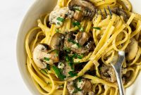 Creamy Garlic Mushroom Pasta Recipe — Quick Weeknight Dinner