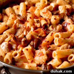 Pasta Da Vinci in a pan.