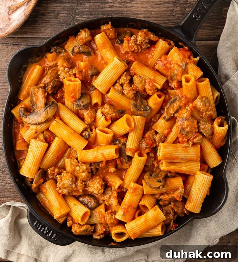 Creamy Baked Rigatoni with Italian Sausage and Mozzarella 4 creamy rigatoni with sausage
