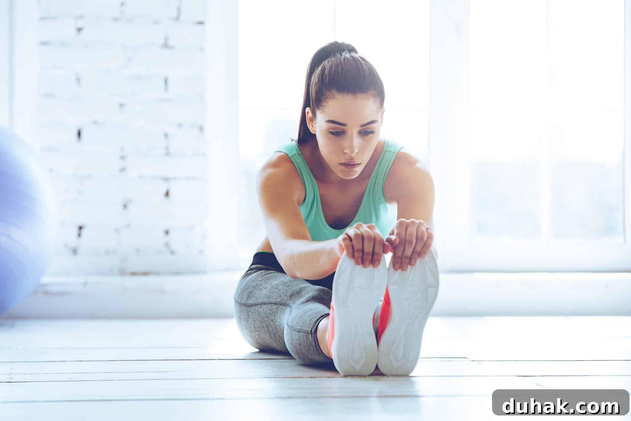 Top Warm-Up Exercises for Women to Prevent Injury and Improve Performance 2 Learn why static stretching can be detrimental before a workout.