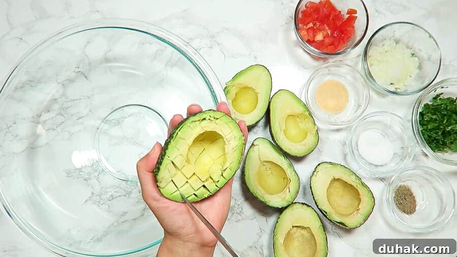 Authentic Homemade Guacamole Recipe — Simple & Flavorful 3 img 176 2
