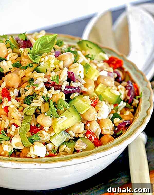 mediterranen brown rice salad dish