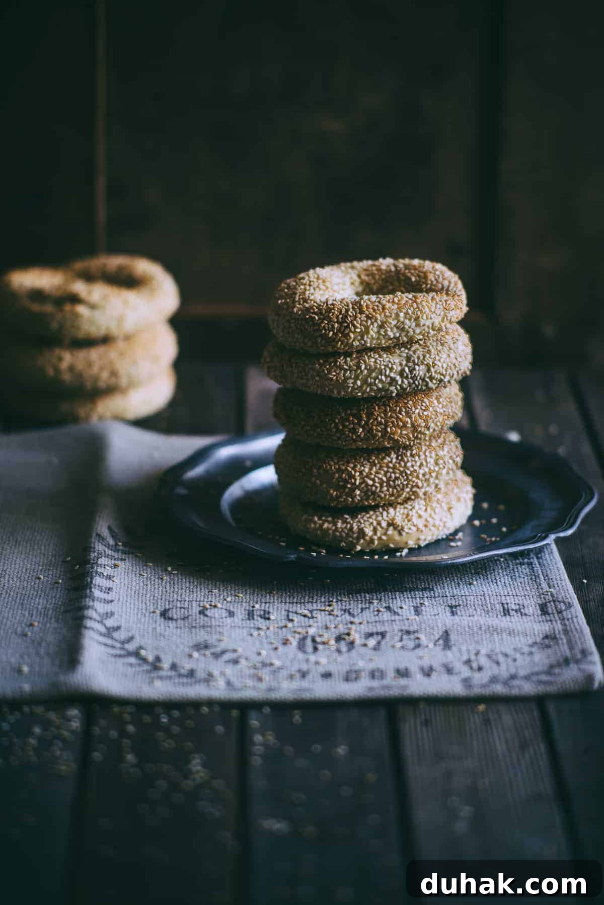 Koulouria-sesame bread rings