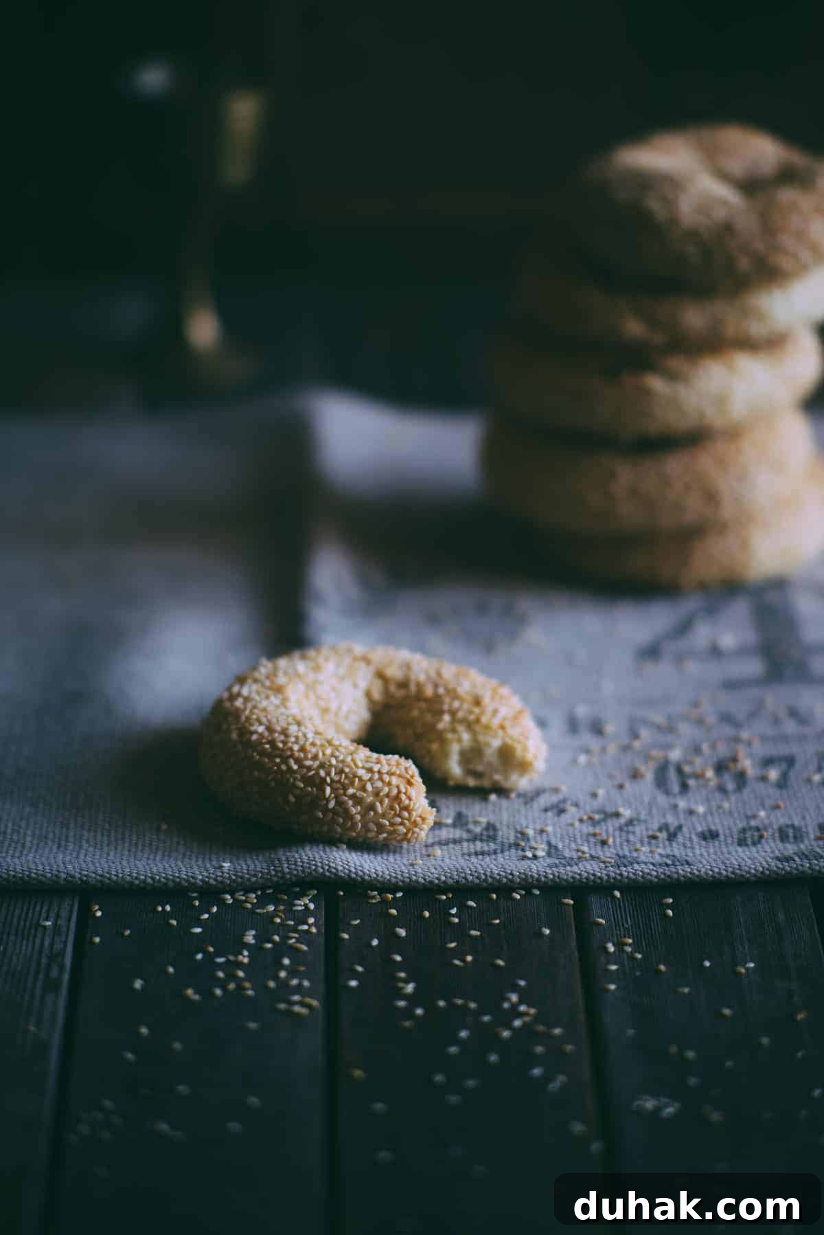 Koulouria-sesame bread rings