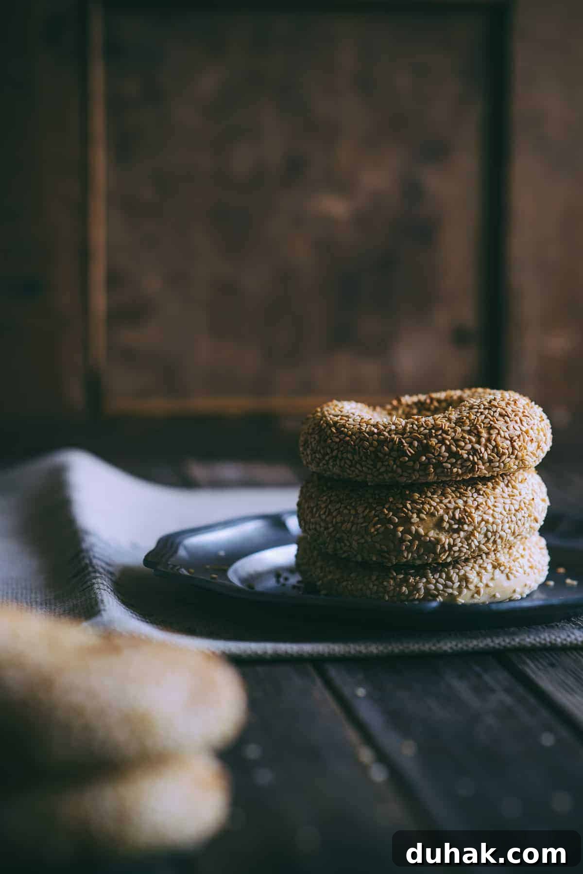 Koulouria-sesame bread rings