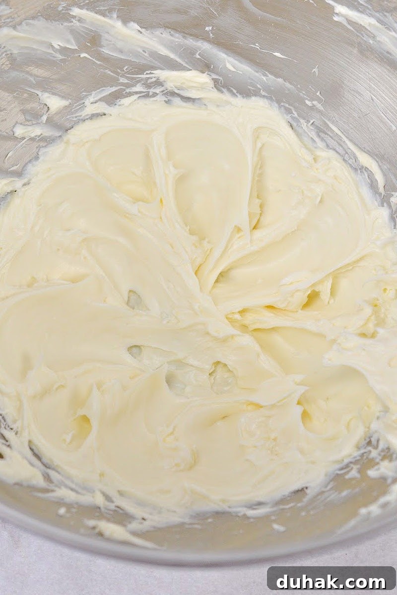 Keto Pumpkin Cream Cheese Swirl Muffins Recipe 11 Keto Pumpkin Cream Cheese Swirl Muffins