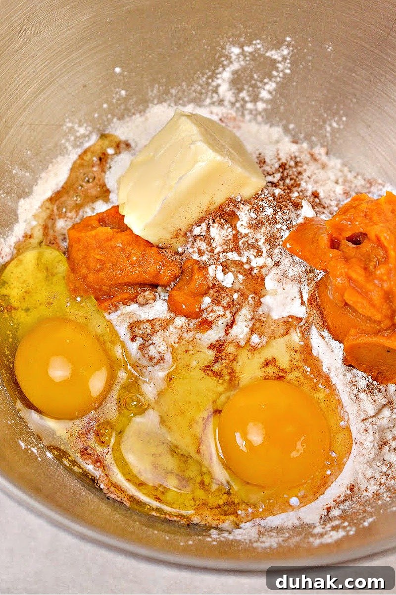 Keto Pumpkin Cream Cheese Swirl Muffins Recipe 8 Keto Pumpkin Cream Cheese Swirl Muffins