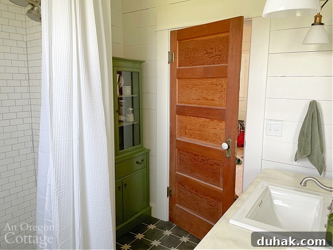 Farmhouse Moving Day: Vintage Rugs, Linen Finds, Books & More 6 finished farmhouse bathroom