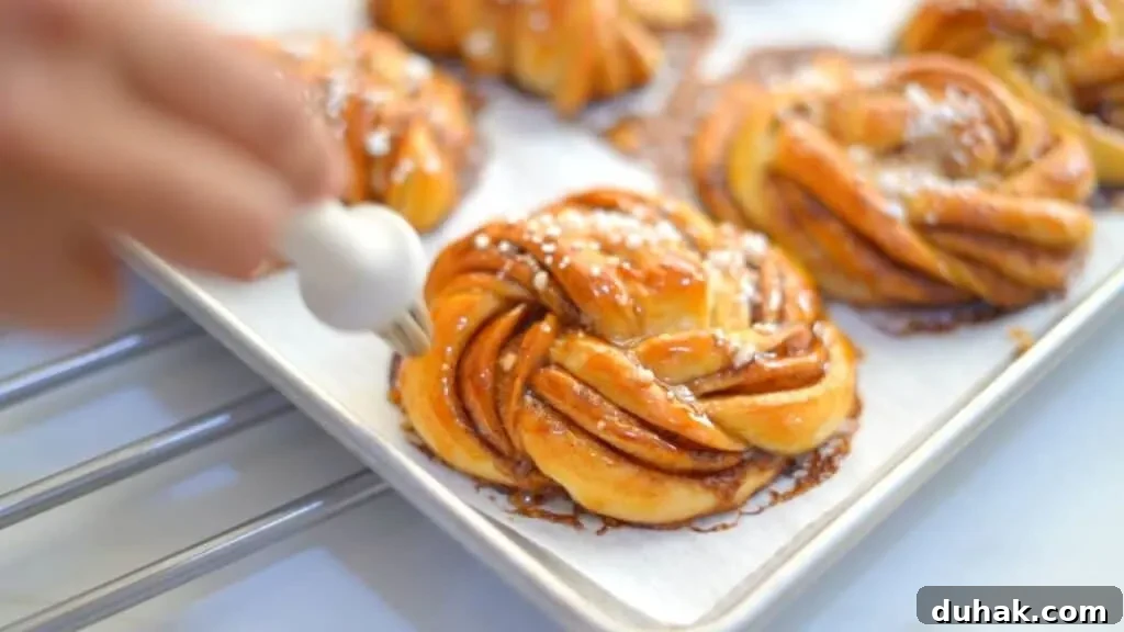 Authentic Swedish Kanelbullar Recipe: Soft Cinnamon Buns 6 glaze kanelbullar
