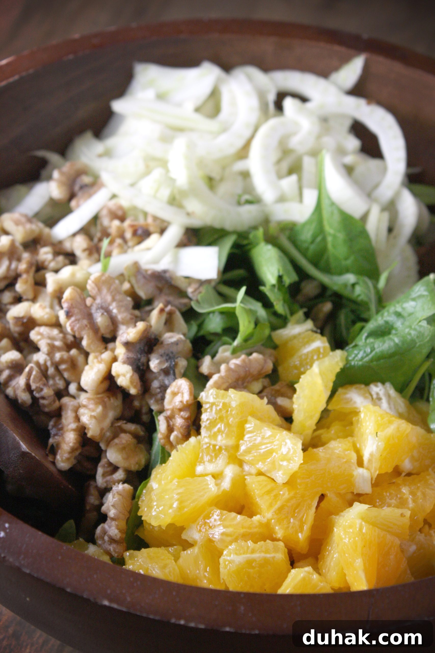 Crisp Orange, Fennel & Walnut Salad with Citrus Vinaigrette 3 Orange, Fennel, and Walnut Salad with Citrus Vinaigrette