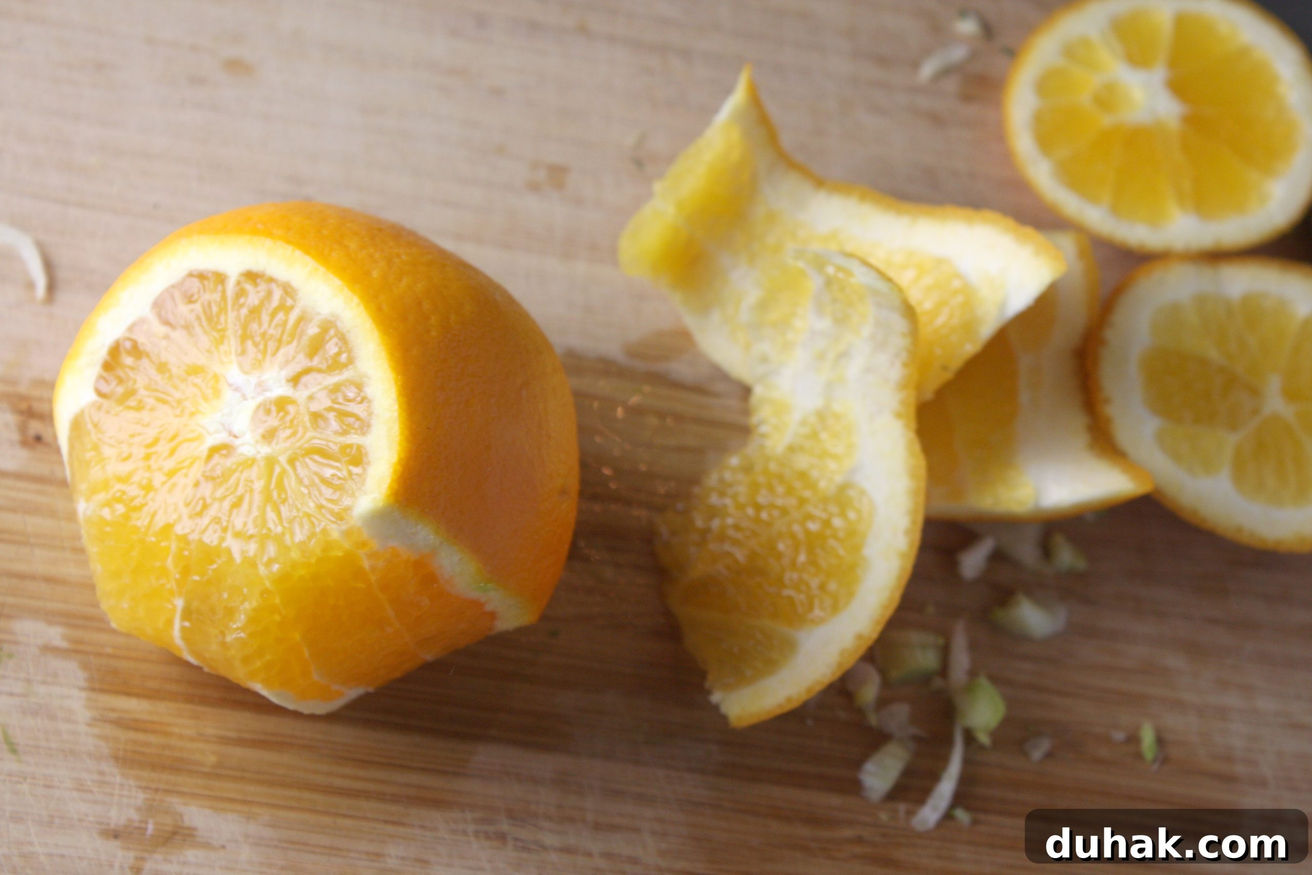 Crisp Orange, Fennel & Walnut Salad with Citrus Vinaigrette 7 Oranges peeled and cubed